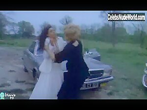 Carole Laure Outdoor , hot scene in La menace (1998) 1