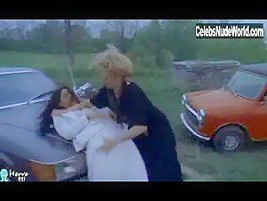Carole Laure Outdoor , hot scene in La menace (1998) 3