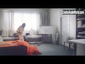 Carole Bouquet in Tag der Idioten (1981) 13