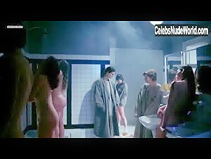 Carole Bouquet Blonde , Public Nudity in Tag der Idioten (1981) 11