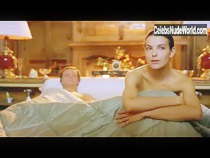 Carole Bouquet in Il cappotto di Astrakan (1979) 10