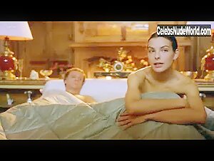 Carole Bouquet in Il cappotto di Astrakan (1979) 11