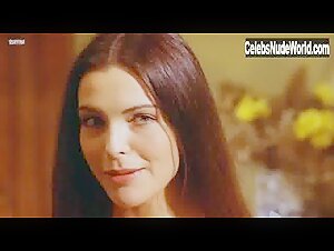Carole Bouquet in Il cappotto di Astrakan (1979) 17