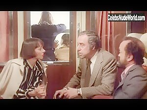 Carole Bouquet in Cet obscur objet du desir (1977) 11
