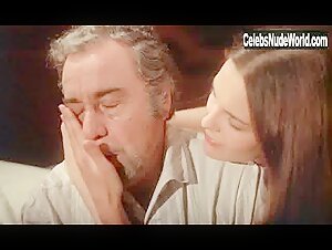 Carole Bouquet in Cet obscur objet du desir (1977) 20