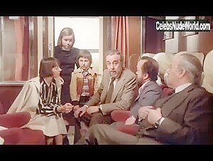 Carole Bouquet in Cet obscur objet du desir (1977) 6