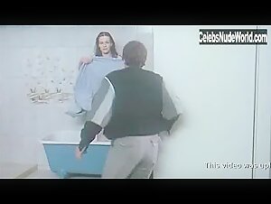 Carole Bouquet in Bingo Bongo (1983) 15
