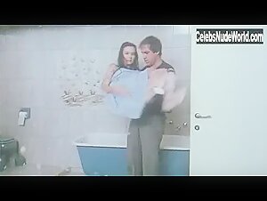 Carole Bouquet in Bingo Bongo (1983) 16
