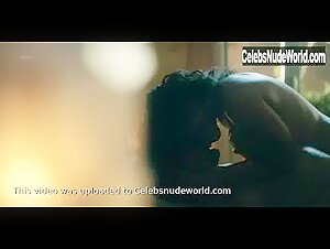 Carol Rovira Brunette , boobs in Presunto culpable (series) (2018) 20