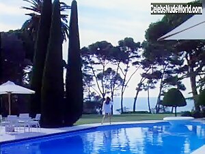 Carol Alt butt , hot scene in Miliardi (1991) 14