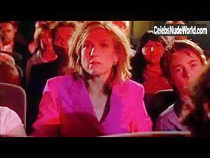 Caro Lenssen nude, boobs scene in Cloaca (2003) 15