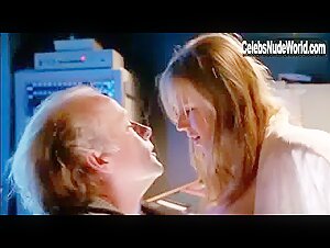Caro Lenssen nude, boobs scene in Cloaca (2003) 9