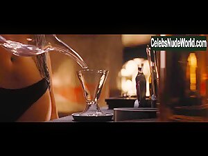 Charlize Theron in AEon Flux (2005) 9