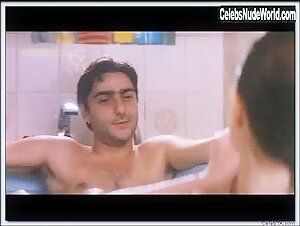 Charlotte Gainsbourg Bathtub , boobs in Love, etc. (1996) 8