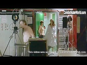 Charlotte Gainsbourg in Ma femme est une actrice (2001) 14