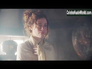 Charlotte Hope boobs , Explicit in Spanish Princess (series) (2019) 19