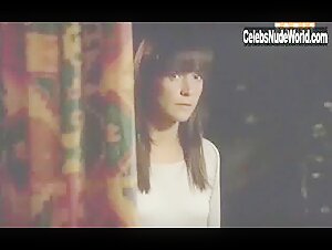 Charlotte Kady Bouncing boobs , Voyeur in Notre homme (1996) 10