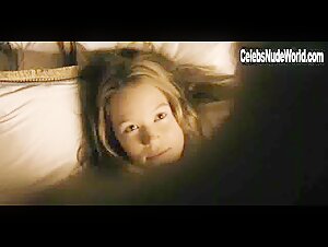 Chloe Stefani in Henri 4 (2010) 2