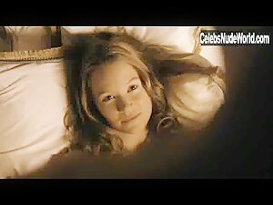 Chloe Stefani in Henri 4 (2010) 3