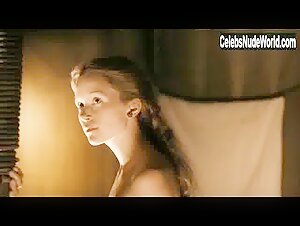 Chloe Stefani Brunette , Explicit in Henri 4 (2010) 3