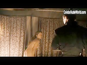 Chloe Stefani Brunette , Explicit in Henri 4 (2010) 7