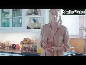 Chloe Sevigny in Love Is Blind (2019) 9