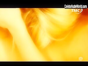 Chloe Delaure Kissing , Sensual in Fantasmes (series) (2007) 13