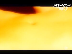 Chloe Delaure Kissing , Sensual in Fantasmes (series) (2007) 7