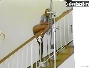 Chloe Jones in House Hunting (1999) 6
