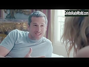 Christa Theret in Doubles vies (2018) 8