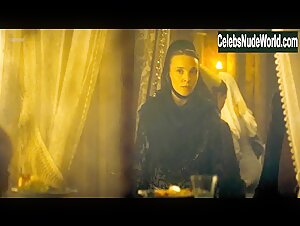 Christa Theret Maid , Costume in Maximilian: Das Spiel von Macht und Liebe (series) (2016) 19