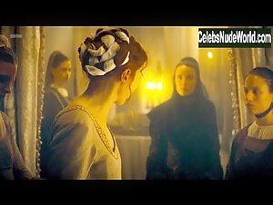 Christa Theret Maid , Costume in Maximilian: Das Spiel von Macht und Liebe (series) (2016) 5