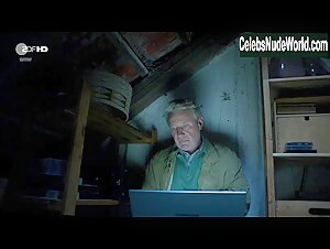 Christiane Paul in Ostfriesenkiller (2017) 19