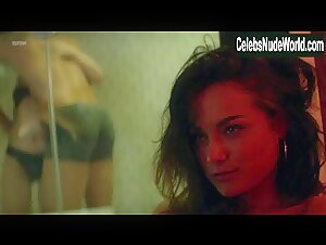 Christina Ochoa Lesbian , Threesome in Animal Kingdom (series) (2016) 5