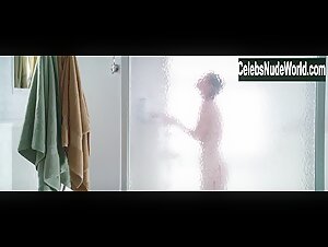 Christina Ricci Shower , Gore in After.Life (2009) 6