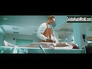 Christina Ricci Gore , Compilation in After.Life (2009) 12