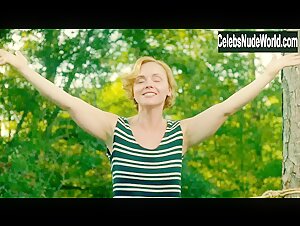 Christina Ricci Outdoor , Wet in Z: The Beginning of Everything (series) (2015) 11