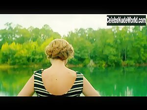 Christina Ricci Outdoor , Wet in Z: The Beginning of Everything (series) (2015) 7