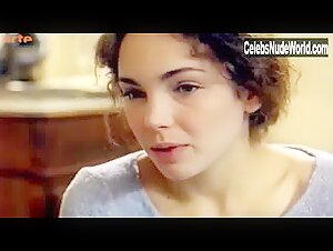 Claire Keim in J'irai au paradis car l'enfer est ici (1997) 2