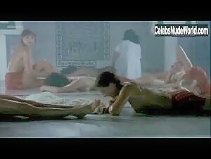 Clotilde Courau in La parenthese enchantee (2000) 16