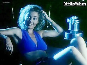 Connie Nielsen in Voyage (1993) 5