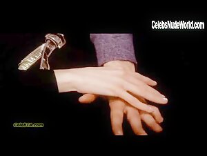 Corinne Clery in Natale in casa d'appuntamento (1976) 8