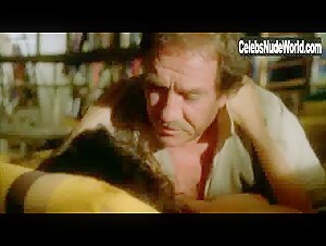Corinne Clery in I viaggiatori della sera (1979) 8