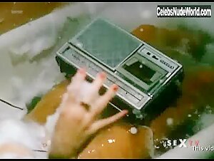 Corinne Wahl in BrainWaves (1982) 18