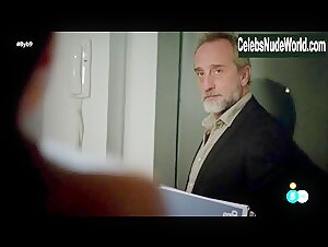Cristina Alarcon in ByB, de boca en boca (series) (2014) 15