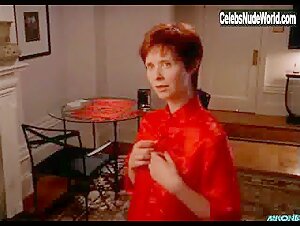 Cynthia Nixon Sexy Dress , Redhead in Sex and the City (series) (1998) 2