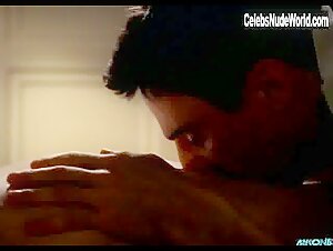 Cynthia Nixon boobs , Nipples in Sex and the City (series) (1998) 5