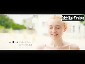 Dakota Fanning in Very Good Girls (2013) 3