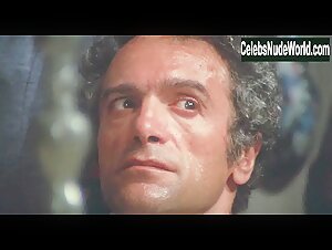 Dalila Di Lazzaro in Il tuo vizio e una stanza chiusa e solo io ne ho la chiave (1972) 10