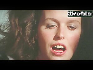 Dalila Di Lazzaro in Il tuo vizio e una stanza chiusa e solo io ne ho la chiave (1972) 3